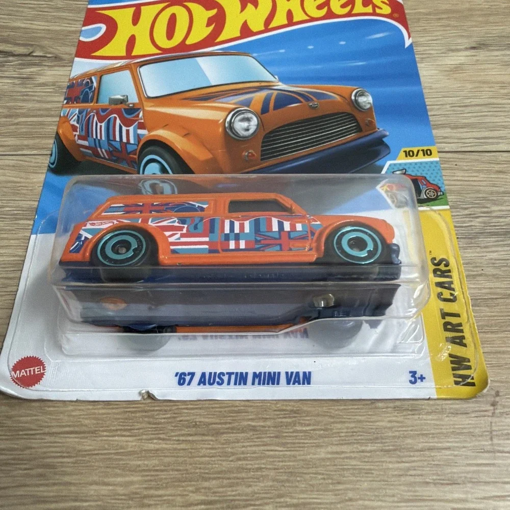 Hot Wheels '67 Austin Mini Van Art‎ Cars Retro Streetwear Collector Diecast Toy